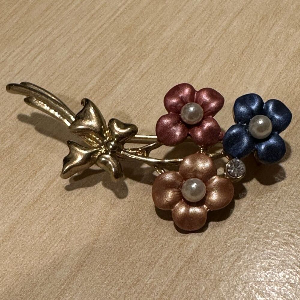 Vintage Gold Tone Multicolor Flower Spray Brooch Pin Pearl Accent Bow Accent